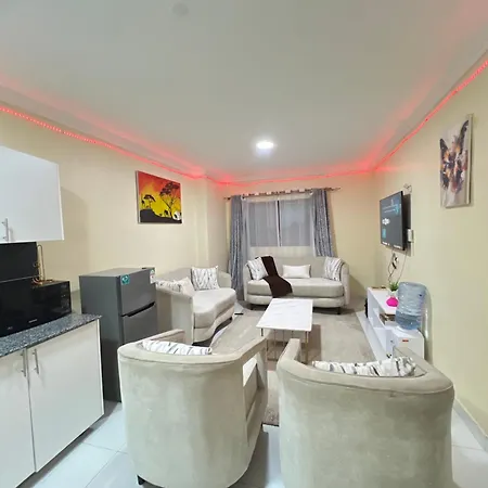 Fully Furnished 2 Bedroom Apartment With A Spacious Balcony Behind Gateway Mall 10 Minutes To Jkia,5Min To Sgr With Ac,Washing Machine And Lift Nairobi Exterior photo