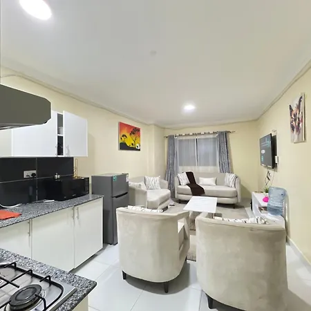 Fully Furnished 2 Bedroom Apartment With A Spacious Balcony Behind Gateway Mall 10 Minutes To Jkia,5Min To Sgr With Ac,Washing Machine And Lift Nairobi Exterior photo